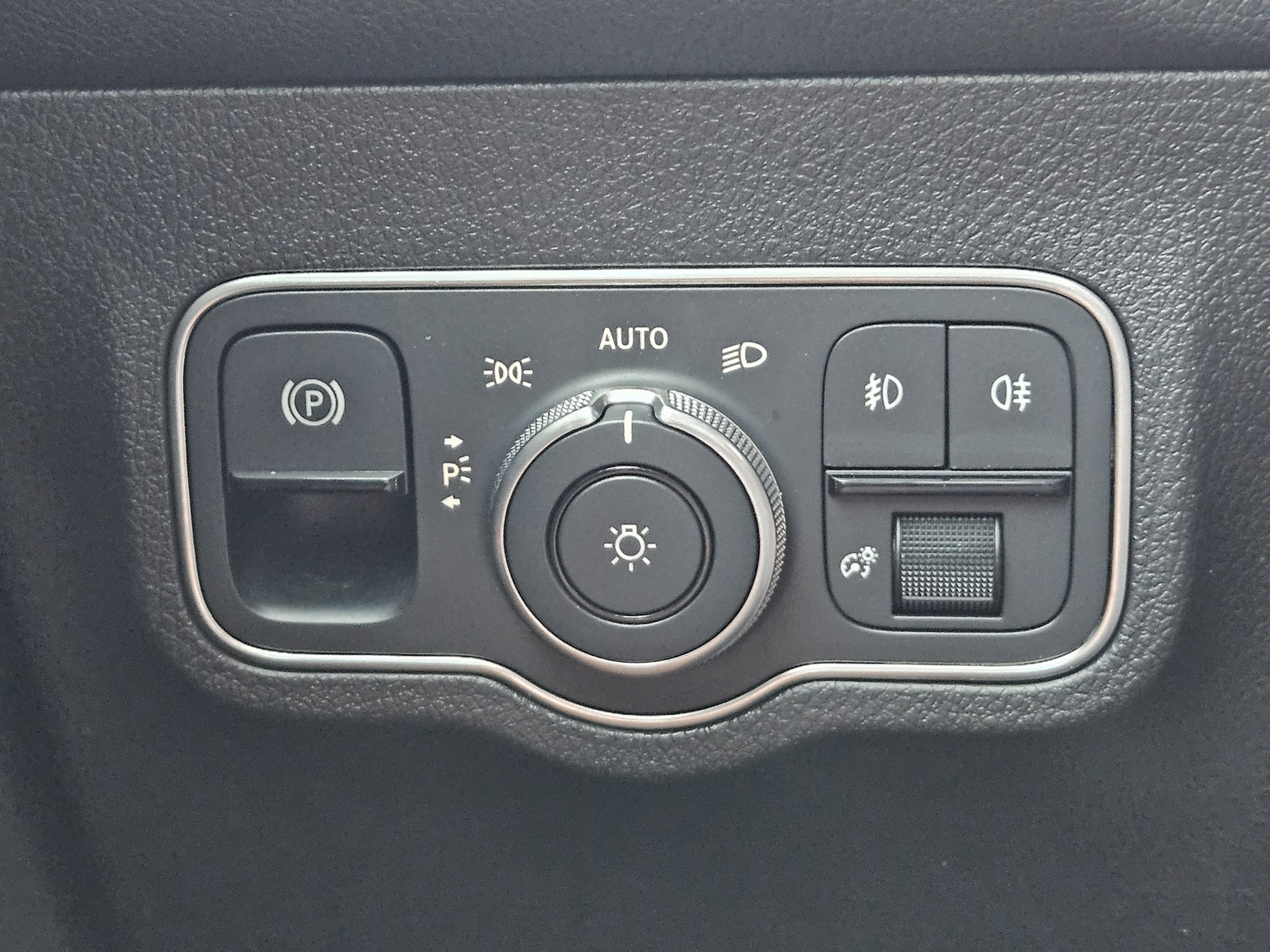 Used 2022 Mercedes-Benz GLB 250 image 17