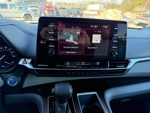 Used 2021 Toyota Sienna LE image 22