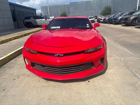 Used 2018 Chevrolet Camaro LT RWD image 4
