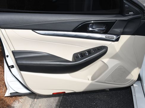 Used 2023 Nissan Maxima Platinum w/ Sport Mat Group image 10