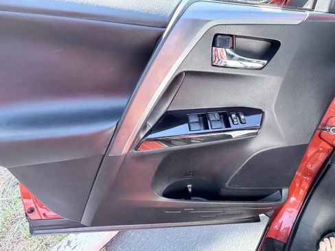 Used 2016 Toyota RAV4 SE FWD image 18