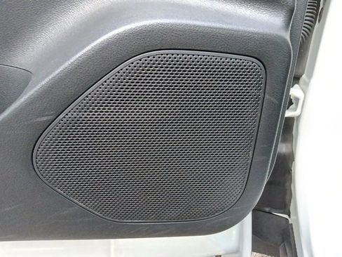 Used 2023 Nissan Rogue SV image 13