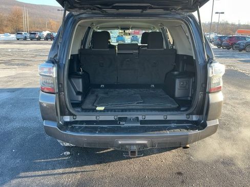 Used 2016 Toyota 4Runner SR5 image 28