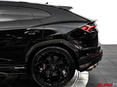 Used 2023 Lamborghini Urus Performante AWD/4WD image 20