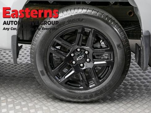 Used 2024 Chevrolet Silverado 1500 Custom AWD/4WD image 8