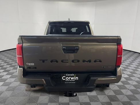 Used 2025 Toyota Tacoma TRD Off-Road AWD/4WD image 5