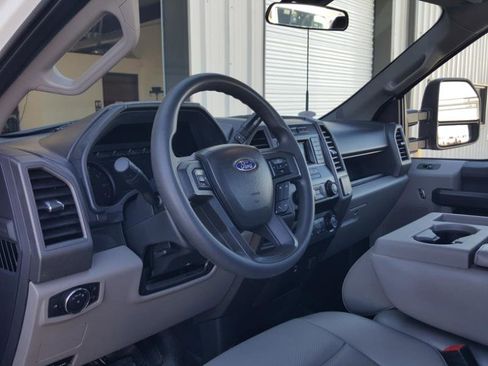 Used 2022 Ford F250 XL w/ Power Equipment Group image 11