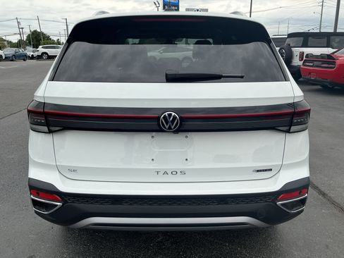 New 2026 Volkswagen Taos SE AWD/4WD image 6
