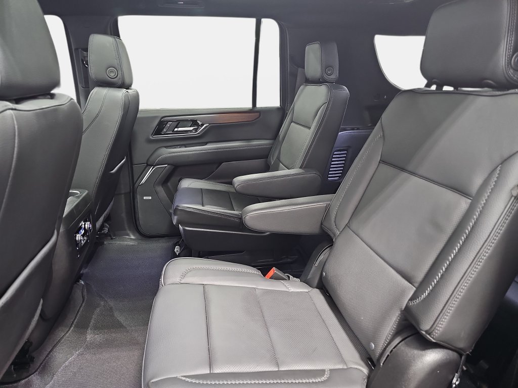 Used 2026 GMC Yukon XL Denali w/ Sun & Power Step Package AWD/4WD image 12