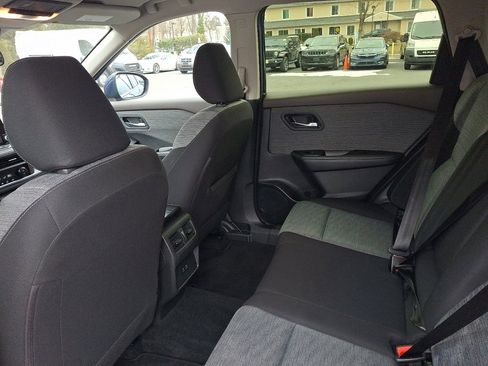 Used 2023 Nissan Rogue SV image 20