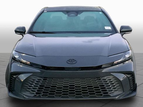 Used 2025 Toyota Camry SE FWD image 4