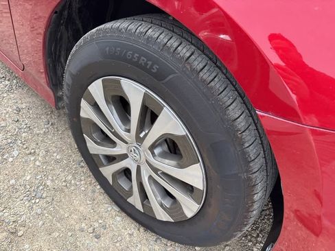 Used 2017 Toyota Prius Prime Premium image 4