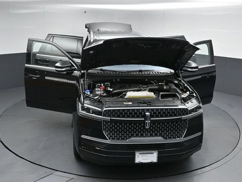 Certified 2025 Lincoln Navigator L Reserve AWD/4WD image 57