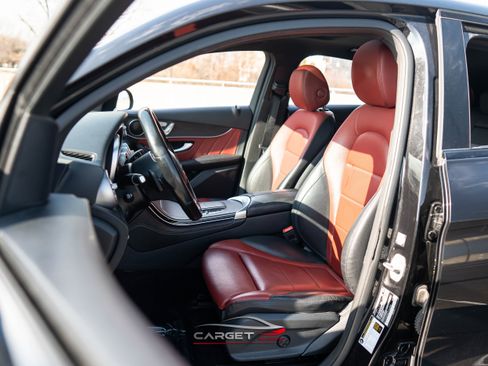 Used 2020 Mercedes-Benz GLC 300 4MATIC Coupe image 16