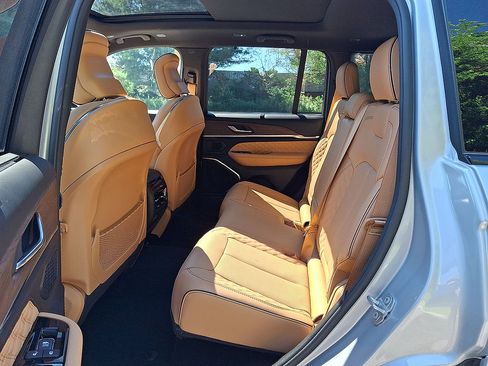 Used 2024 Jeep Grand Cherokee Summit w/ Adv Protech Group IV AWD/4WD image 13