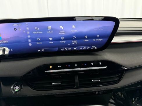 Used 2025 Buick Enclave Preferred image 19