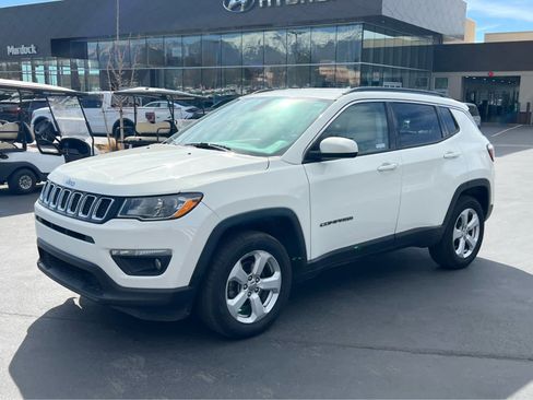 Used 2017 Jeep Compass Latitude w/ Cold Weather Group image 1