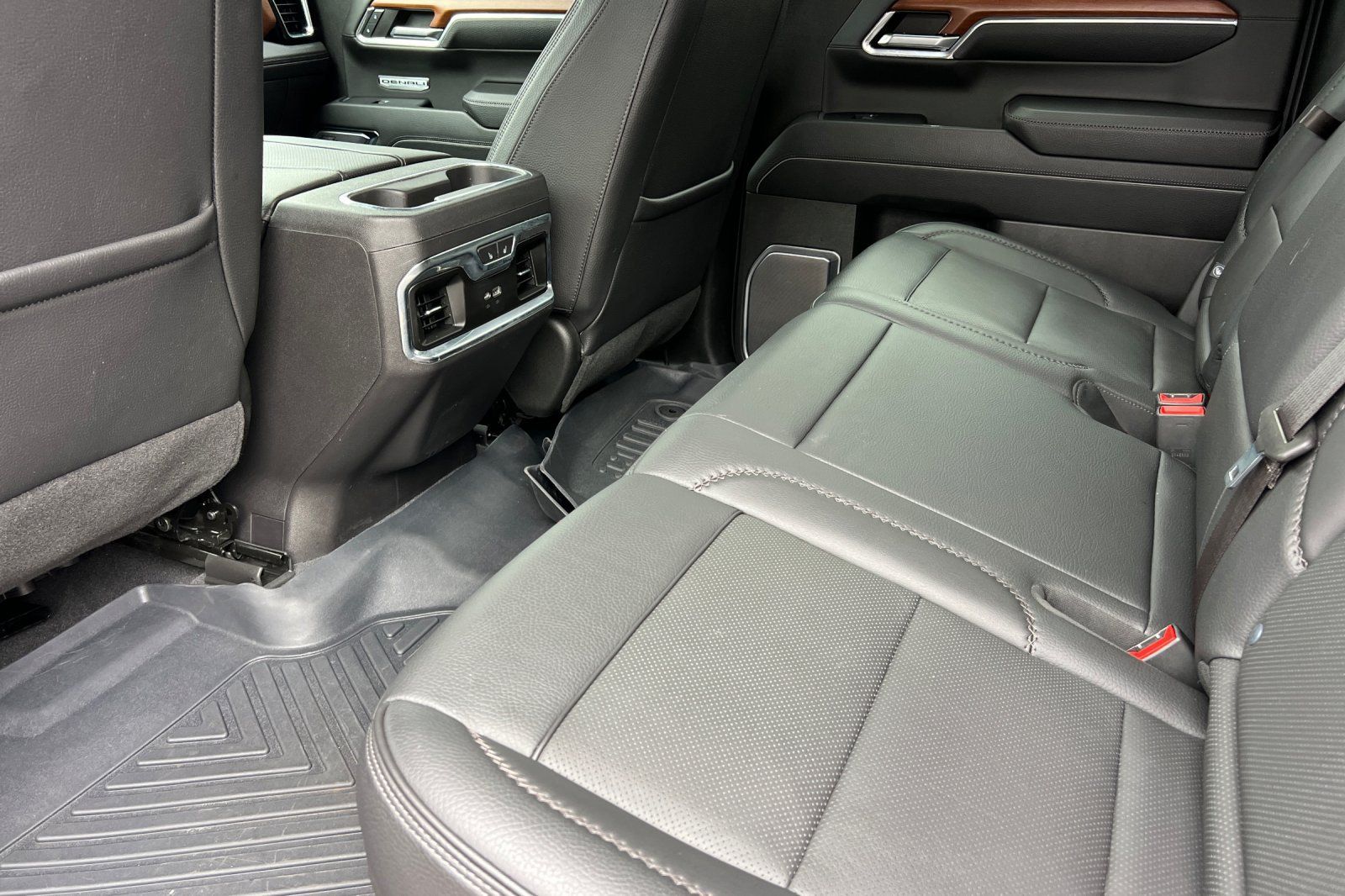 Used 2023 GMC Sierra 1500 Denali w/ Denali Reserve Package AWD/4WD image 12