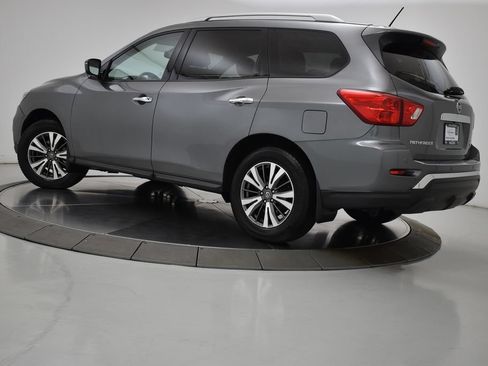 Used 2017 Nissan Pathfinder SV AWD/4WD image 6
