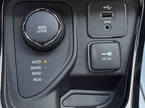 Used 2018 Jeep Compass Limited AWD/4WD image 29