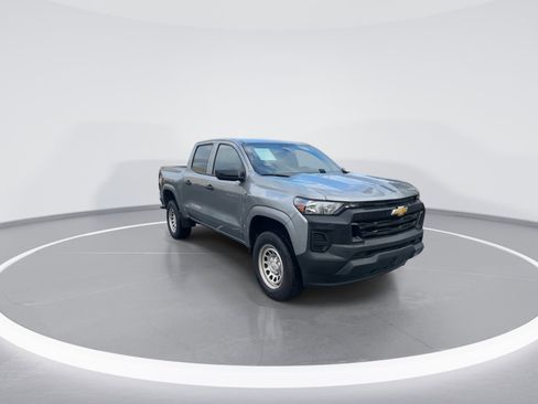 Used 2023 Chevrolet Colorado W/T image 2