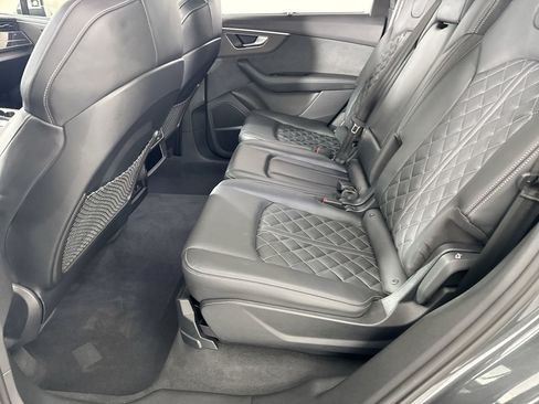 Used 2025 Audi SQ7 Premium Plus AWD/4WD image 29