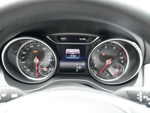 Used 2019 Mercedes-Benz GLA 250 4MATIC image 25