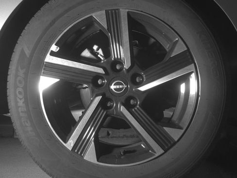 Used 2025 Nissan Sentra SV FWD image 15