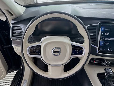 Used 2019 Volvo XC90 T5 Momentum w/ Multimedia Package AWD/4WD image 15