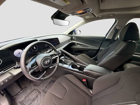 Certified 2024 Hyundai Elantra SEL w/ Convenience Package FWD image 20