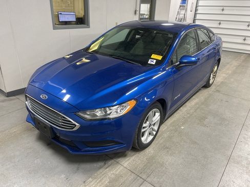 Used 2018 Ford Fusion S image 2