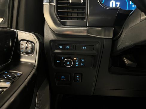 Used 2022 Ford F150 Lariat image 15