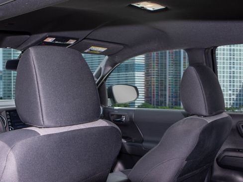 Used 2023 Toyota Tacoma TRD Sport w/ Advanced Technology Package image 17