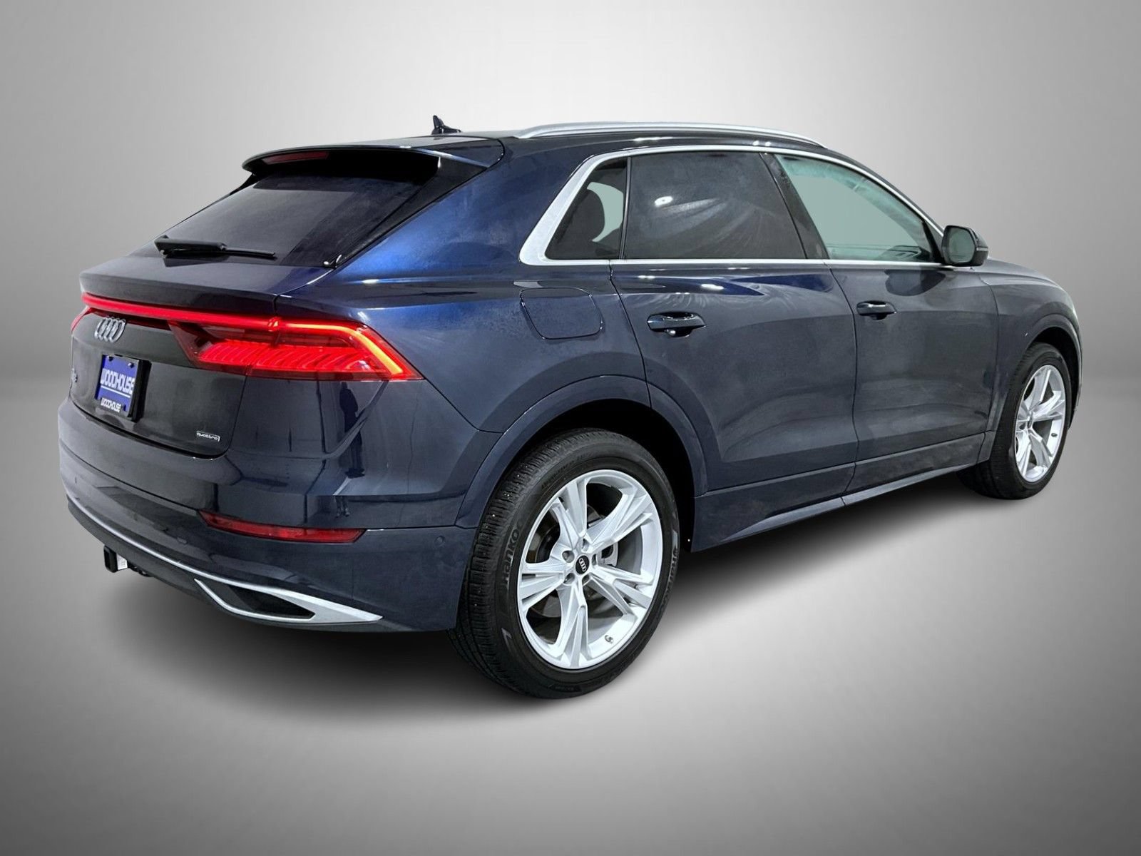 Used 2023 Audi Q8 Prestige AWD/4WD image 7