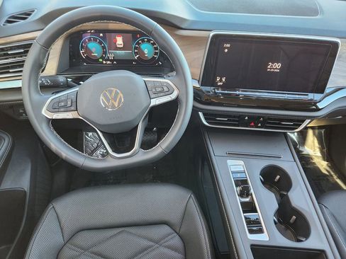 New 2026 Volkswagen Atlas SE image 3