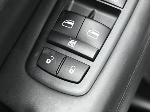 Used 2020 Jeep Grand Cherokee High Altitude AWD/4WD image 15