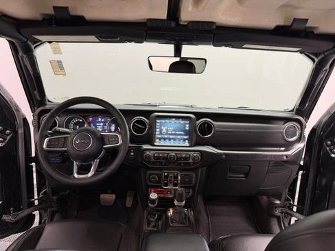 Used 2022 Jeep Wrangler Unlimited Rubicon 4xe w/ Cold Weather Group AWD/4WD image 31