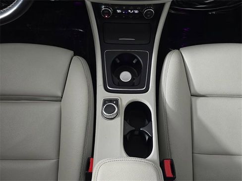 Used 2016 Mercedes-Benz GLA 250 GLA 250 image 22