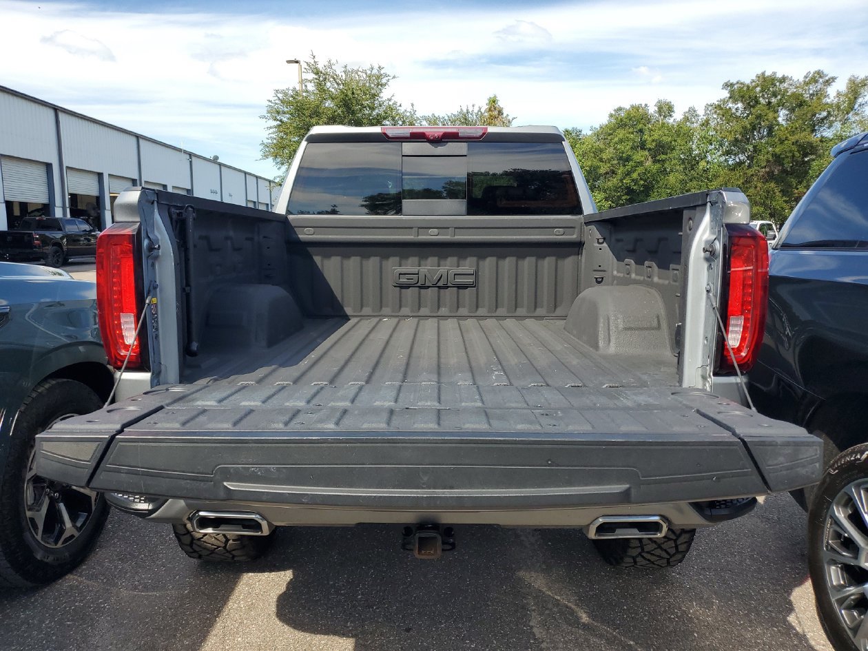 Used 2025 GMC Sierra 1500 AT4 w/ AT4 Premium Package AWD/4WD image 9