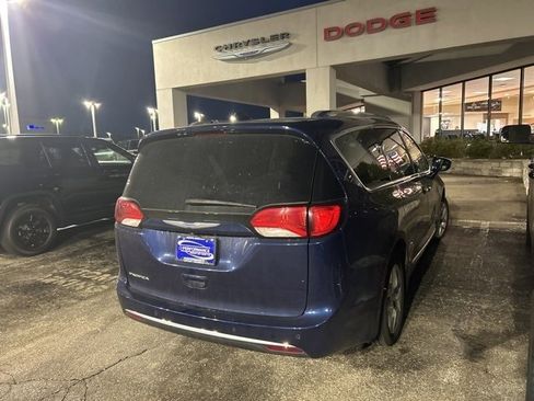 Used 2018 Chrysler Pacifica Touring-L Plus image 4