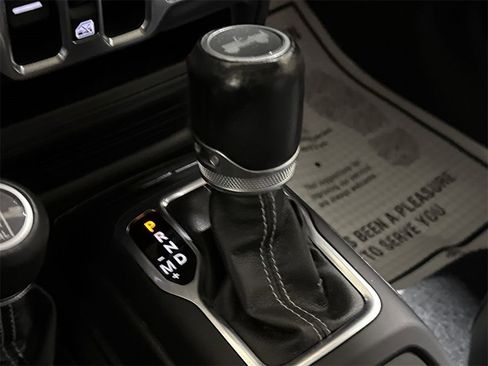 Used 2020 Jeep Wrangler Unlimited Sahara image 20