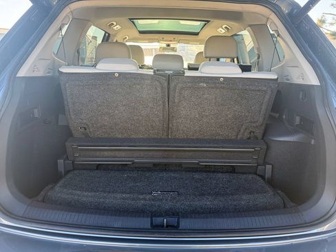 Used 2018 Volkswagen Tiguan SEL FWD image 19