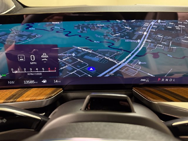Used 2026 Cadillac Escalade Platinum Luxury w/ LPO, Floor Liner Package AWD/4WD image 13