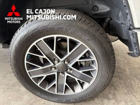 Used 2023 Jeep Wrangler Unlimited Sahara AWD/4WD image 7