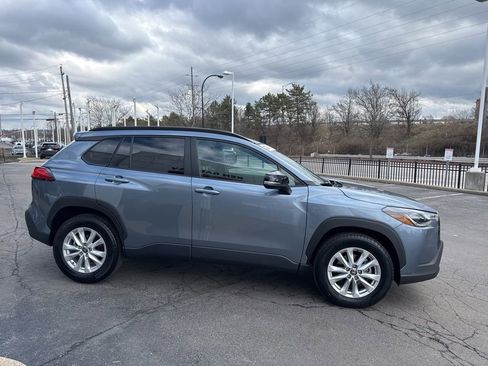 Certified 2025 Toyota Corolla Cross LE image 6