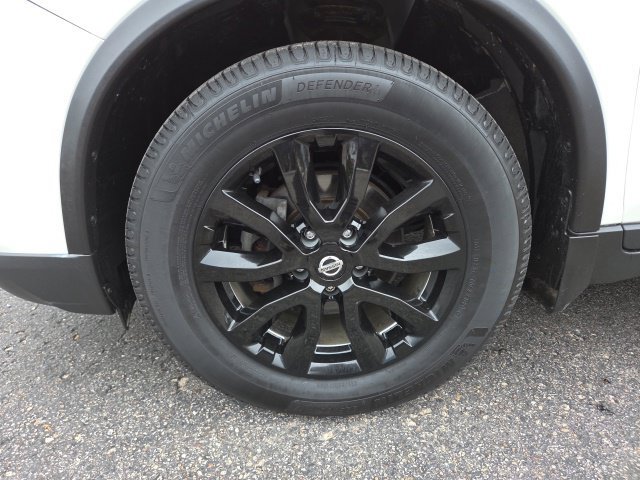 Used 2018 Nissan Rogue SV FWD image 54