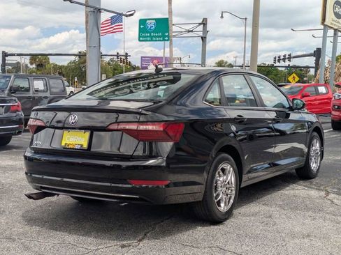 Used 2021 Volkswagen Jetta SE FWD image 5