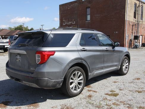 Used 2023 Ford Explorer XLT w/ Equipment Group 202A image 6