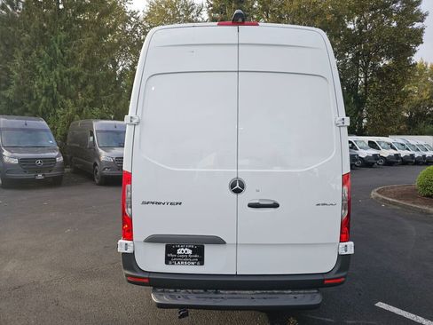 New 2025 Mercedes-Benz Sprinter 2500 image 5