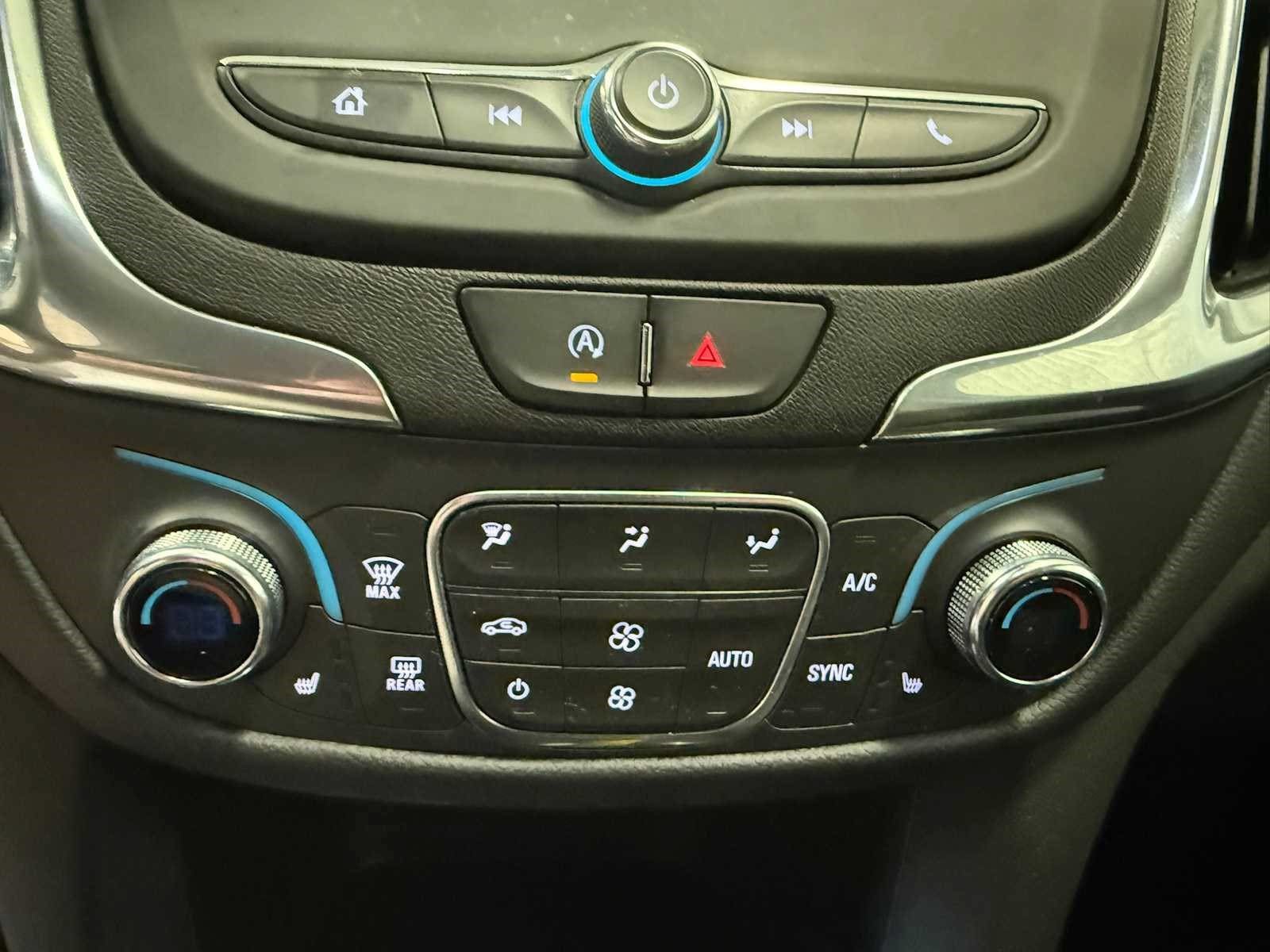Used 2024 Chevrolet Equinox LT FWD image 32